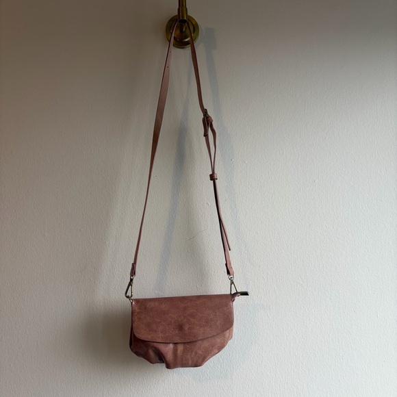 Anthropologie Handbags - Anthropologie dusty rose crossbody/ belt bag